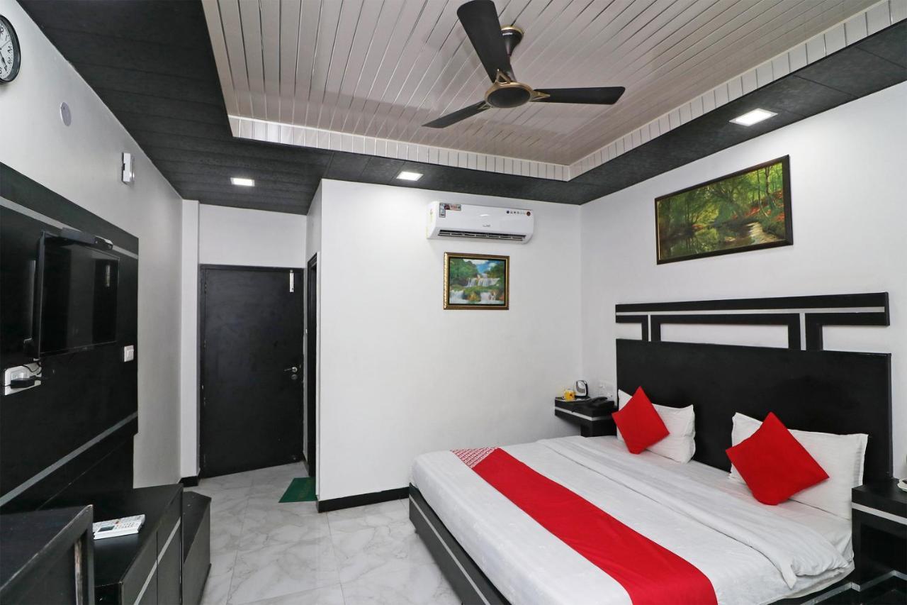 Capital O 4747 Imperial Hotel Katra Dış mekan fotoğraf