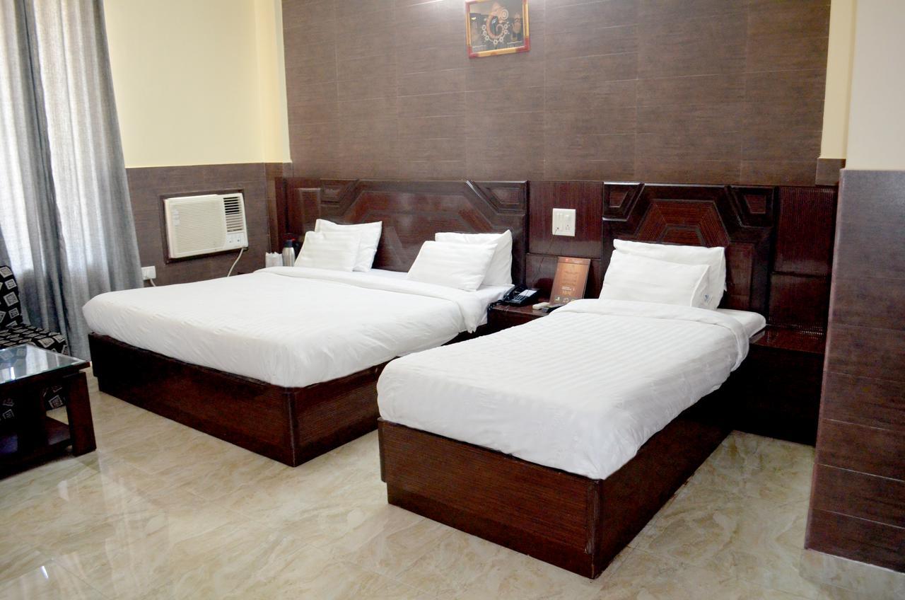 Capital O 4747 Imperial Hotel Katra Dış mekan fotoğraf
